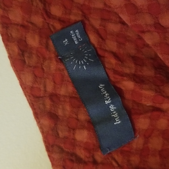 Plaid Buttoned Tank Top - Picture 3 of 4